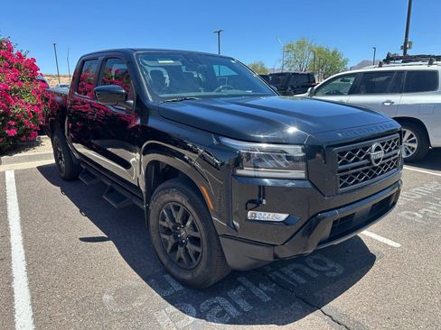 Used 2023 Nissan Frontier SV w/ Midnight Edition Package AWD/4WD image 2
