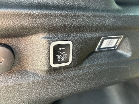 Used 2024 Jeep Grand Cherokee L Limited RWD image 8