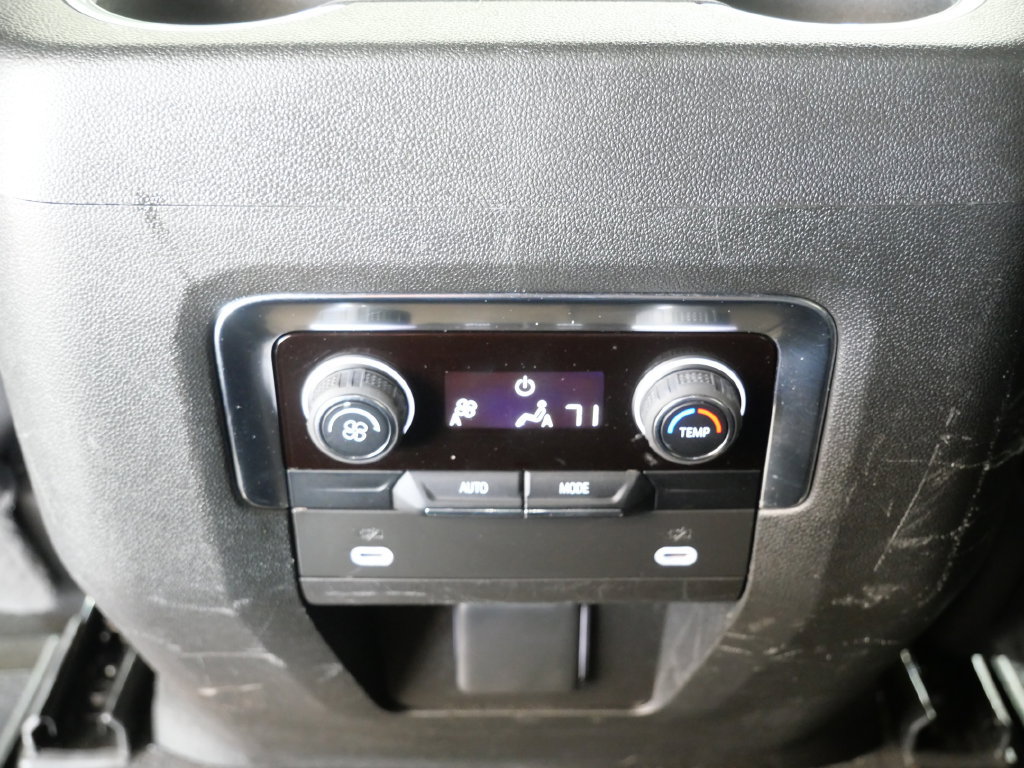 Used 2022 Chevrolet Suburban Z71 AWD/4WD image 34