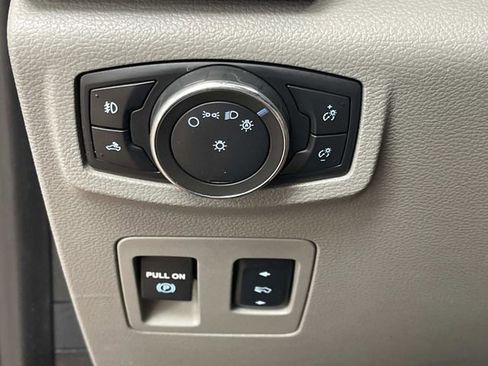 Used 2017 Ford F150 XLT w/ Equipment Group 302A Luxury AWD/4WD image 34