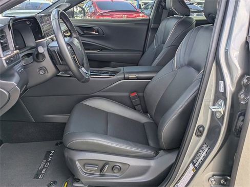 Used 2025 Toyota Crown Platinum image 15