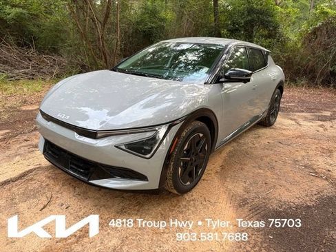 Used 2025 Kia EV6 Wind RWD image 3