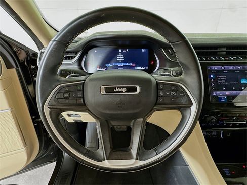 Used 2022 Jeep Grand Cherokee Limited image 9