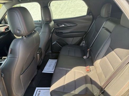 Used 2021 Chevrolet TrailBlazer RS w/ Technology Package FWD image 14