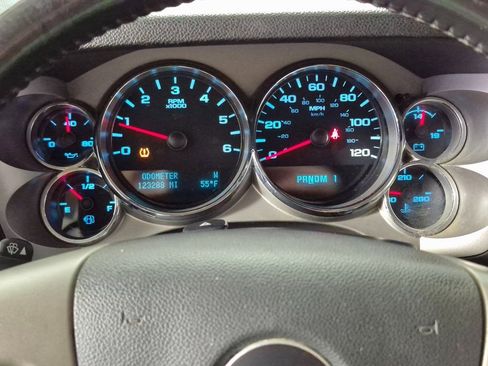 Used 2011 Chevrolet Silverado 2500 LT w/ Interior Plus Package image 12