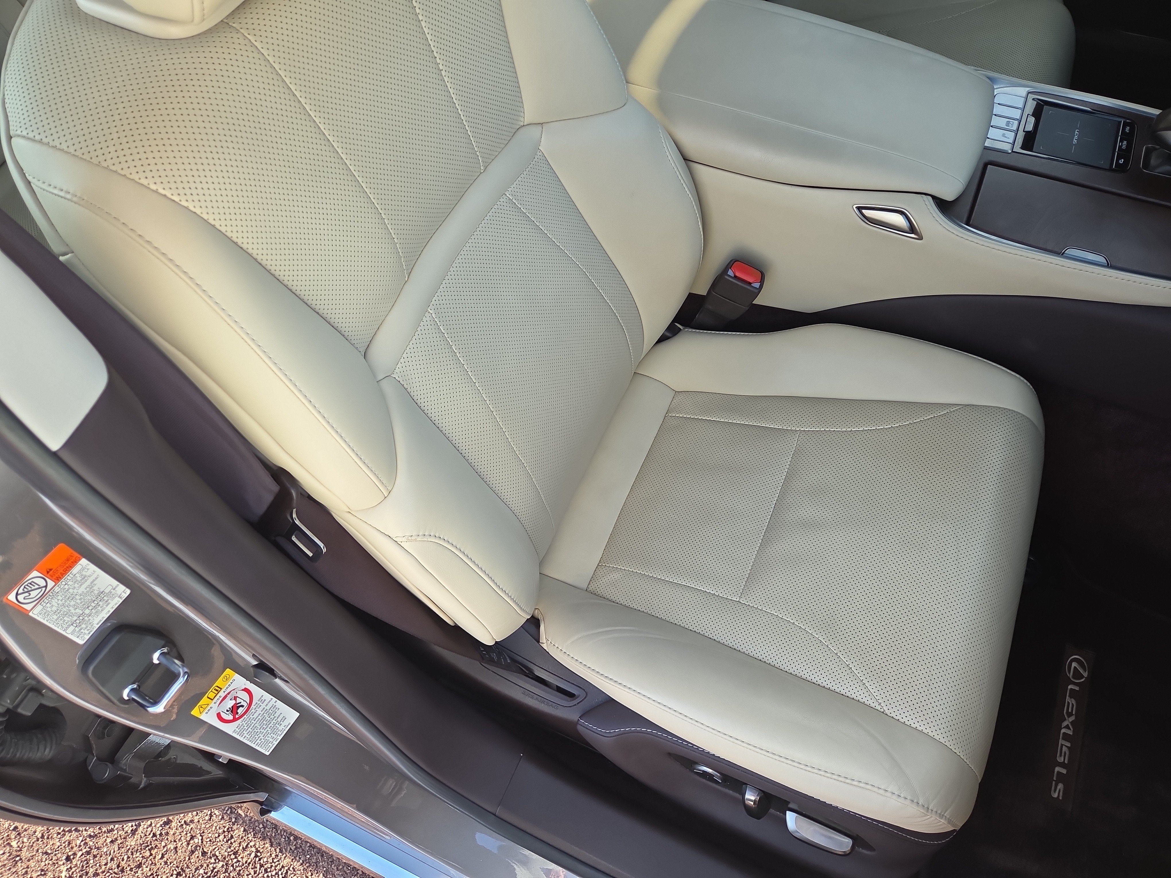 Used 2018 Lexus LS 500 AWD image 16