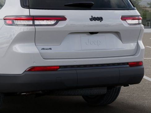 New 2025 Jeep Grand Cherokee L Altitude AWD/4WD image 14