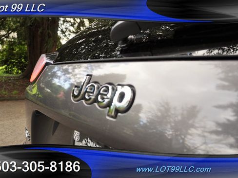 Used 2019 Jeep Cherokee Latitude Plus w/ Cold Weather Group AWD/4WD image 31