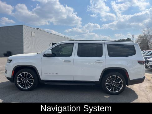 Used 2022 Jeep Wagoneer Series II w/ Premium Group I image 3