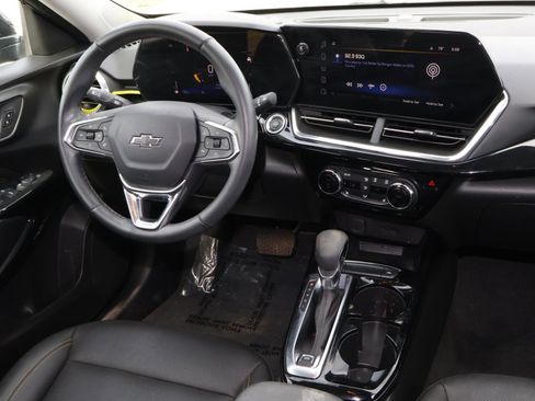 Used 2025 Chevrolet Trax ACTIV w/ Sunroof Package image 9