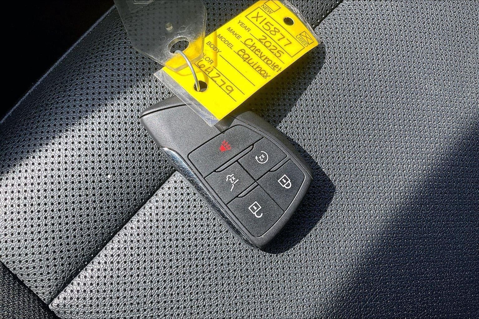 Used 2025 Chevrolet Equinox EV LT w/ Convenience Package FWD image 11