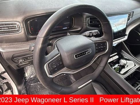 Used 2023 Jeep Wagoneer L Series II image 10