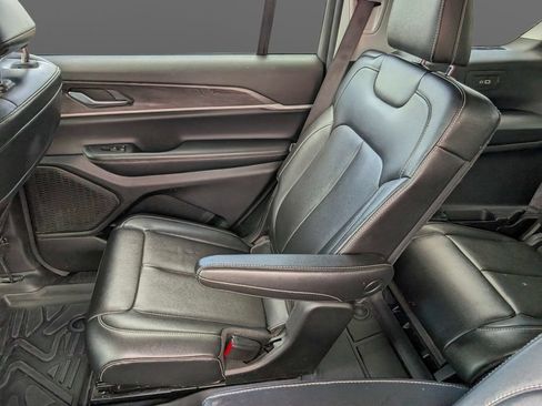 Used 2023 Jeep Grand Cherokee L Limited RWD image 19