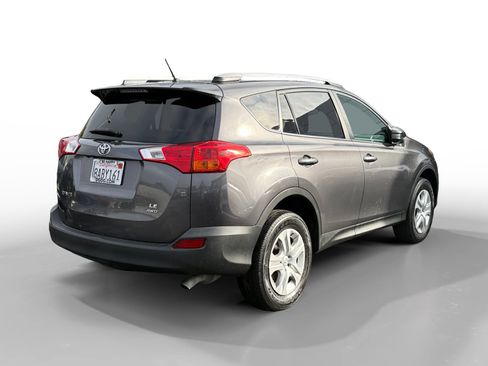 Used 2014 Toyota RAV4 LE AWD/4WD image 5