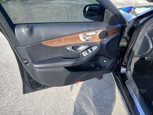 Used 2019 Mercedes-Benz C 300 4MATIC Sedan image 11