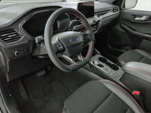 Used 2025 Ford Escape ST-Line image 2