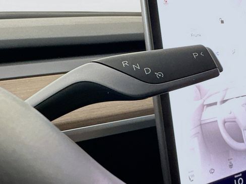 Used 2024 Tesla Model Y Long Range image 23