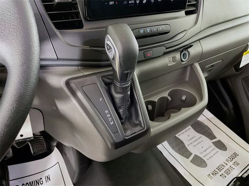 New 2025 Ford Transit 250 148 Medium Roof image 17
