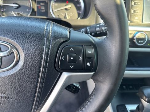Used 2015 Toyota Highlander Limited image 57