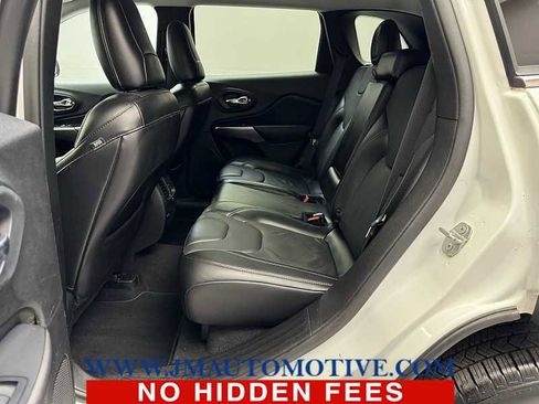 Used 2019 Jeep Cherokee Limited image 14