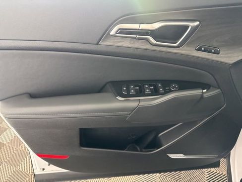 Certified 2025 Kia Sportage X-Pro image 18