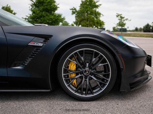 Used 2016 Chevrolet Corvette Z06 w/ 3LZ Preferred Equipment Group RWD image 11