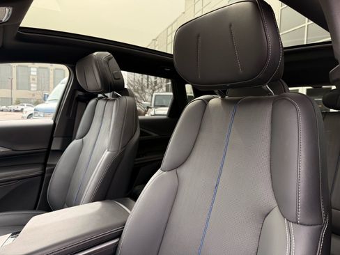 Used 2024 Cadillac Lyriq Sport image 43