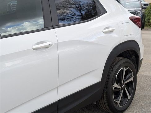 Used 2023 Chevrolet TrailBlazer RS w/ Convenience Package image 12