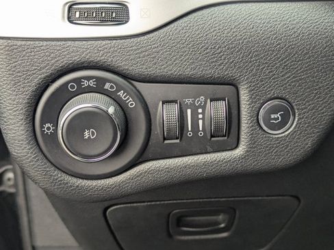 Used 2018 Jeep Cherokee Trailhawk w/ Comfort & Convenience Group image 22