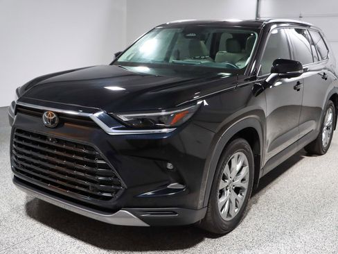 Used 2025 Toyota Grand Highlander AWD Hybrid image 34