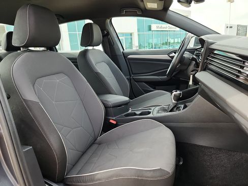 Used 2025 Volkswagen Jetta Sport FWD image 15