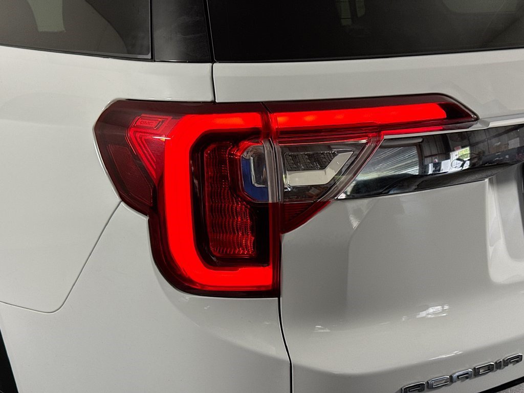 Used 2022 GMC Acadia SLE FWD image 35