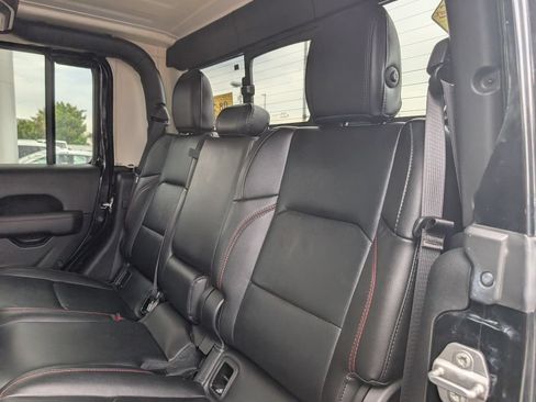 Used 2022 Jeep Gladiator Rubicon w/ LED Lighting Group AWD/4WD image 9