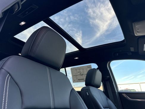 New 2026 GMC Acadia Elevation w/ Elevation Premium Package image 18