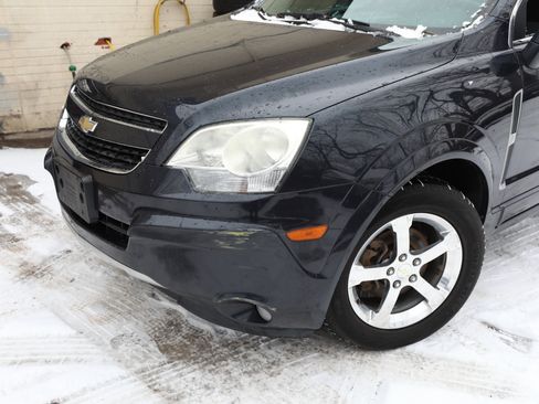 Used 2014 Chevrolet Captiva Sport LT image 2