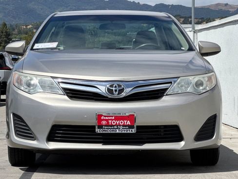 Used 2014 Toyota Camry LE FWD image 6