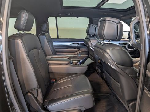 Used 2022 Jeep Grand Wagoneer Series I image 26