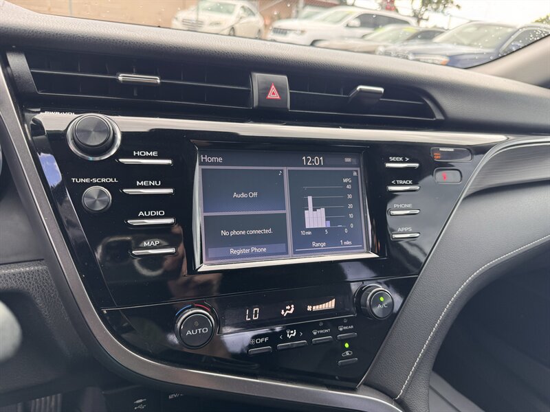 Used 2019 Toyota Camry SE FWD image 20