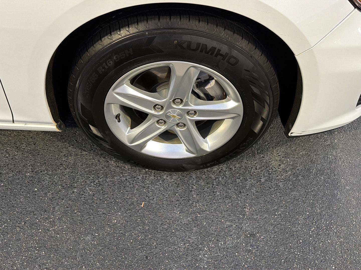 Used 2023 Chevrolet Malibu LS FWD image 37