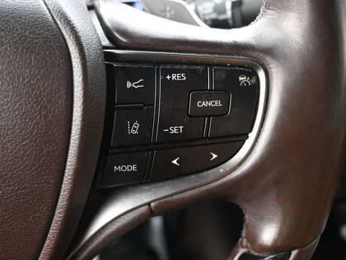 Used 2019 Lexus ES 300h w/ Premium Package FWD image 17