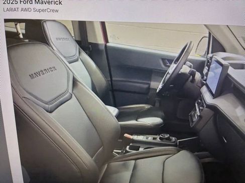 Used 2025 Ford Maverick Lariat w/ Black Appearance Package image 7
