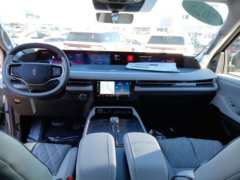 New 2025 Lincoln Navigator L Black Label image 25