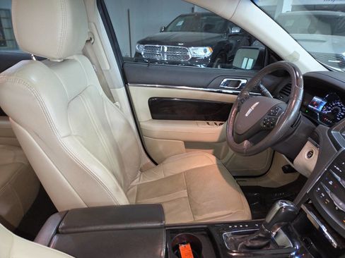 Used 2015 Lincoln MKS AWD w/ Equipment Group 101A image 29