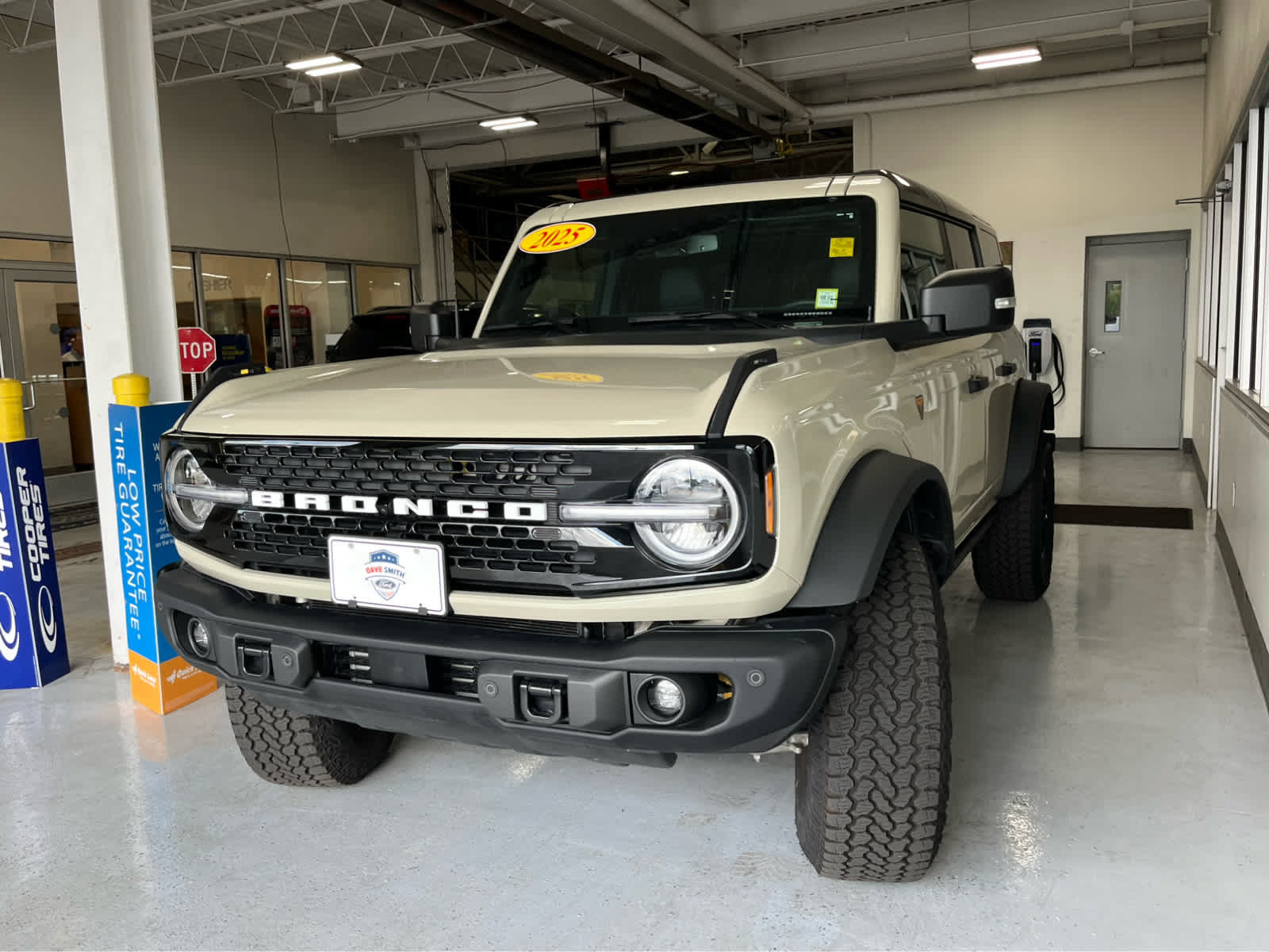 Certified 2025 Ford Bronco Badlands AWD/4WD image 7