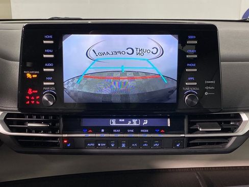 Used 2024 Toyota Sienna XLE image 18