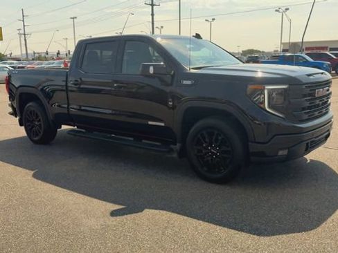 Used 2025 GMC Sierra 1500 Elevation w/ Elevation Premium Package AWD/4WD image 2