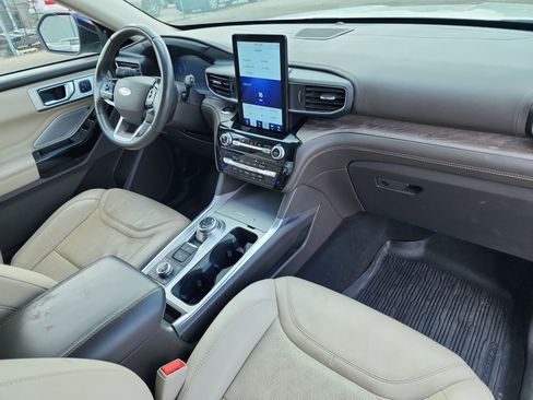 Used 2022 Ford Explorer Platinum w/ Equipment Group 601A image 18