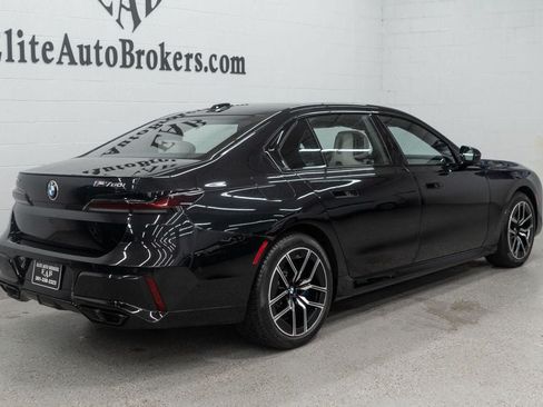 Used 2023 BMW 760i xDrive w/ Executive Package AWD/4WD image 42