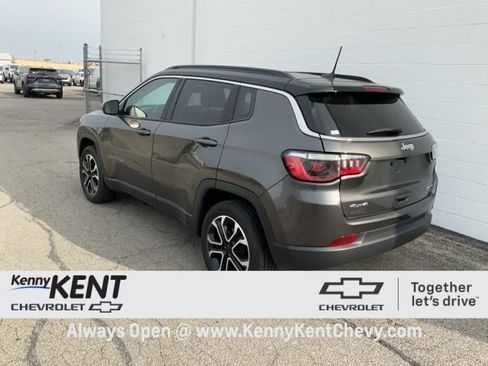 Used 2022 Jeep Compass Limited image 31