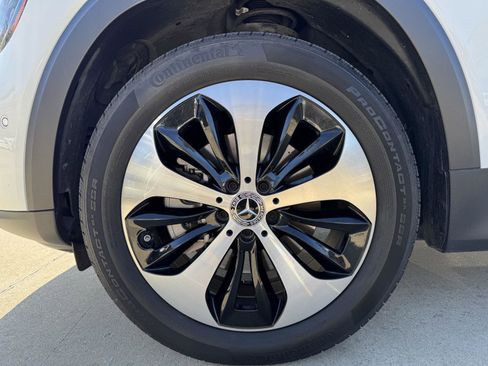 Certified 2025 Mercedes-Benz GLB 250 image 4